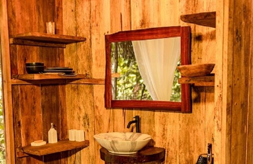 Iquitos Cabin | La LUNA Ecolodge in the Amazon jungle