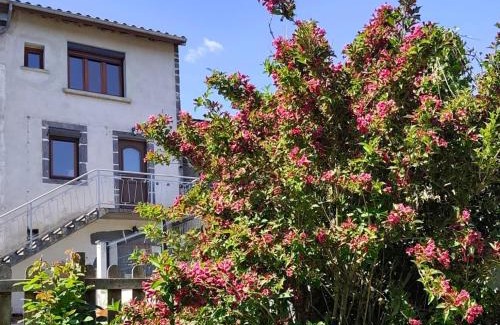 Orcines House | La Méziou du Bois Joli