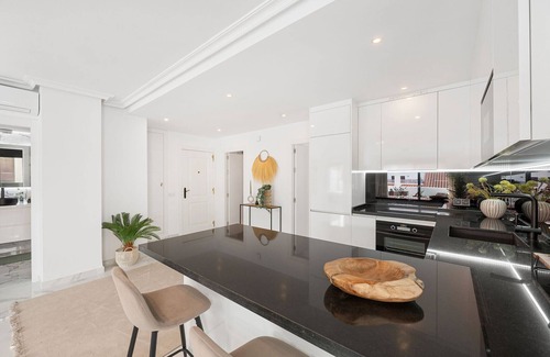 Nueva Andalucia Apartment | La Maestranza - Luxury Renovated Apartment