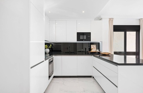 Nueva Andalucia Apartment | La Maestranza - Luxury Renovated Apartment