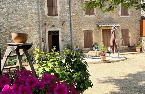 Vallon-Pont-d'Arc House | La Magnanerie 4* charming gîte