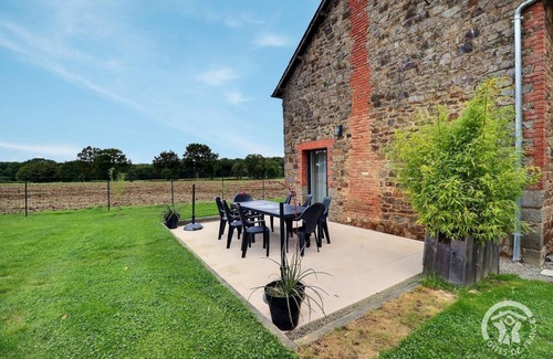 Hede House | La Maison aux Portes des Ecluses