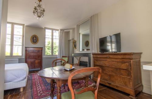 Bourges Apartment | La Maison d'Aristide - Les Univers de Panette - Jacques Cœur