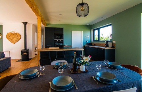 Goulven House | La Maison d'Eugénie 2 to 6 pers with jacuzzi sea view, quiet location with large garden.