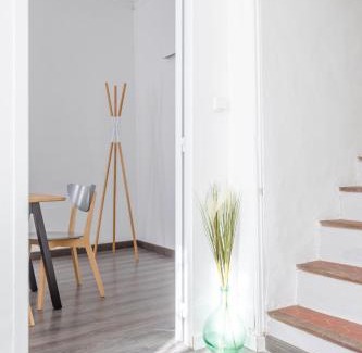 4th Arrondissement House | La Maison de Famille 3 chambres 8 pers Terrasse Parking Clim