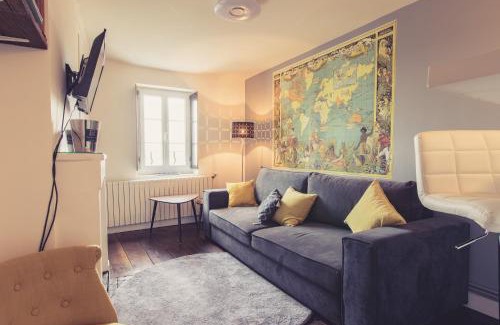 Poitiers Apartment | La Maison de la Liberté Studio Jules Verne