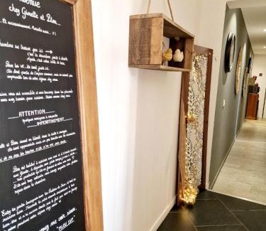 Crouzilles House | La Maison des Oiseaux