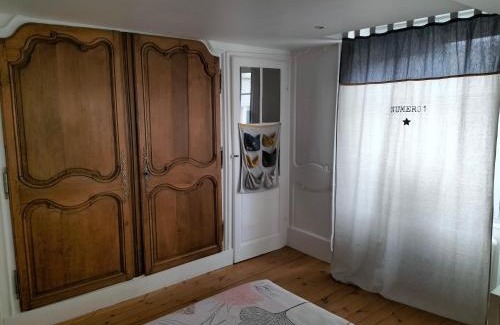 Falaise House | La maison des Remparts