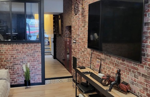 Carhaix-Plouguer House | La Maison du Bonheur