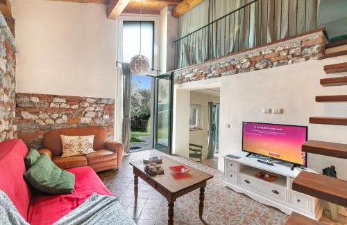 Monvalle Apartment | La Maison Du Lac 50 meters from Lake - Happy Rentals