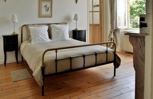 Breuil-Barret House | La Maison Du Pinier