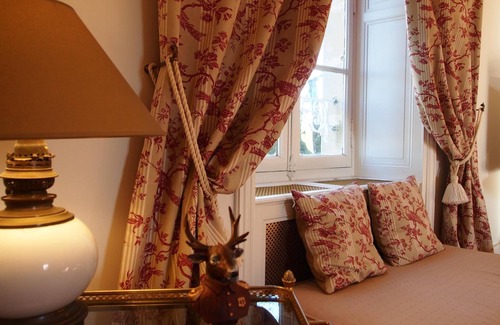 Breuil-Barret House | La Maison Du Pinier