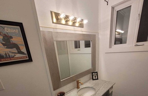 Murdochville House | La Maison Verte is a cozy homestead a few hundred meters from Mount Miller.