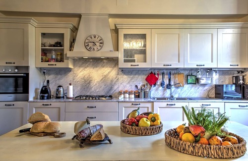 Passignano sul Trasimeno Villa | La Martinella 12, Emma Villas