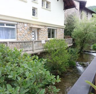 Cerdon House | La Marionnade - Maison de village, Sauna, Balnéothérapie, Borne VE