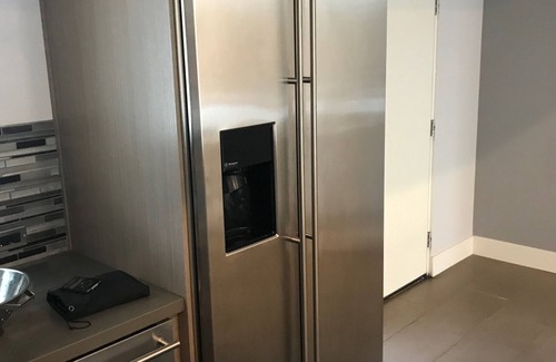 Magnesia Falls Cove House | La Moderna - Salt Water Pool & Spa, Memory Foam Beds in Every Room.