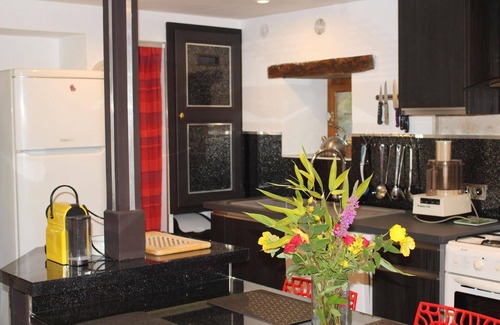 Saint-Pierre-de-Cole House | La Monestière