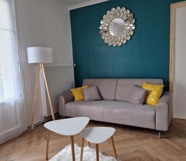 Chateaudun Apartment | La parenthèse, appartement avec balcon