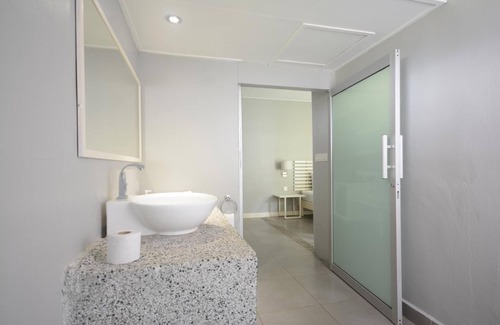 Pantai Tengah Hotel | La Pari-Pari