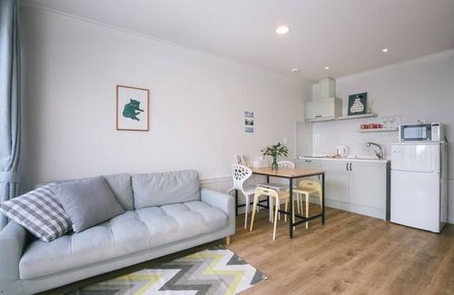 Jungmun Bed & Breakfast | La Pause B&B