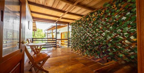 Bahia de la Academia Hotel | La Peregrina Galapagos B&B
