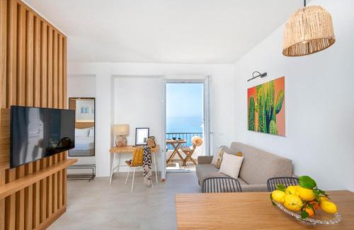 Sant'Angelo Apartment | La PerlaNera Sant'Angelo Sea View Apartment