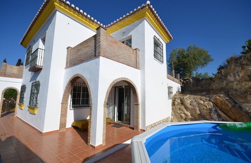 Periana Villa | La Peruela. A Spacious 4 Bed Rural Villa with private pool and stunning views