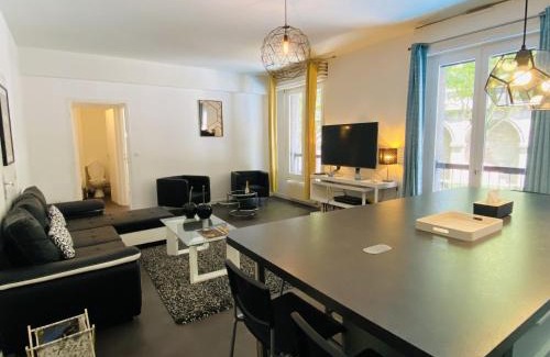 Rodez Apartment | La PETITE COMPAGNIE
