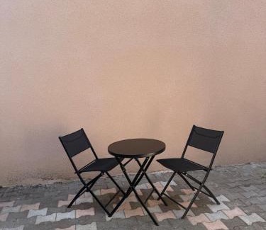 Le Breuil-sur-Couze House | La Petite Couze, Maison cozy pour 2 en Auvergne