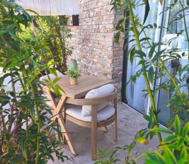 Lunel House | La Petite Escale