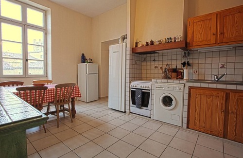 Condom Apartment | La Petite Gensac - La Cathedrale Apartment. Sleeps 6