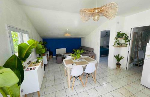 Asnieres-la-Giraud House | La petite maison du Loubat avec jardin