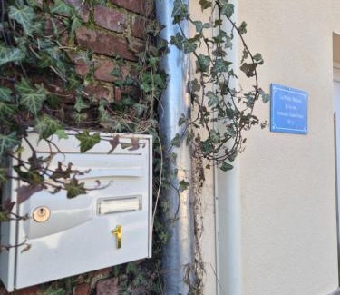 Peronne House | La Petite Maison de la rue Fontaine Saint-Fursy