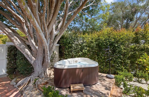 Montecito House | La Petite Maison - Perfectly Located in the Heart of the Upper Montecito Village