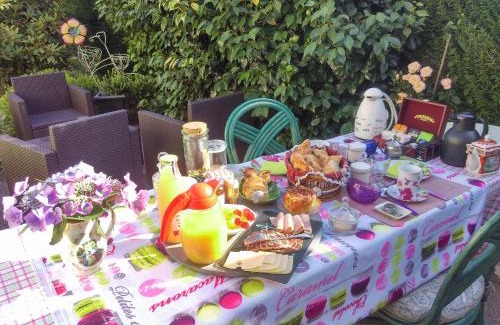 Meillac Bed & Breakfast | La Petite Maison près de l'Eglise