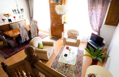 Meillac Bed & Breakfast | La Petite Maison près de l'Eglise