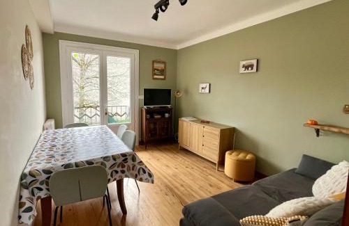 Oust House | La Petite Ourse maison de village à Oust