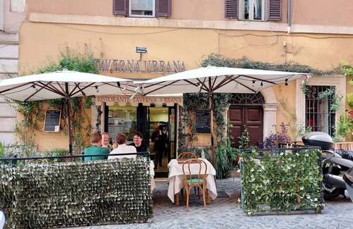 Tiberio House | La Petite Urbana Apartment