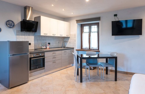 La Morra Apartment | "La Picchiera" 1-room apartment with kitchen and garden, surrounded by vineyards