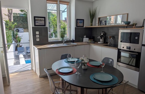 Montlucon Apartment | La Piscine - Villa Valmy - Hypercentre - Railway station