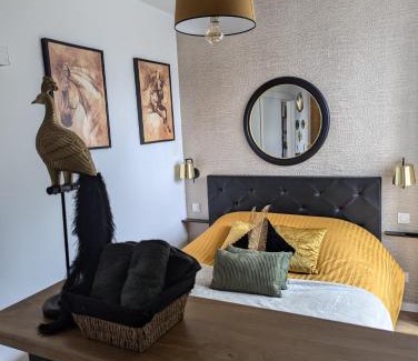 Le Hommet-d'Arthenay Apartment | la Pléiade