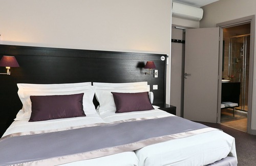 Antibes Old Town Hotel | La Place