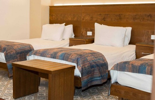 Zahle Hotel | La PLace Hotel