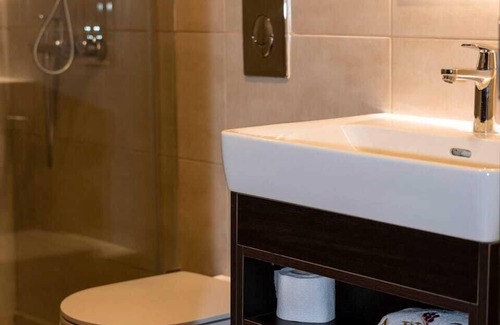 Zahle Hotel | La PLace Hotel