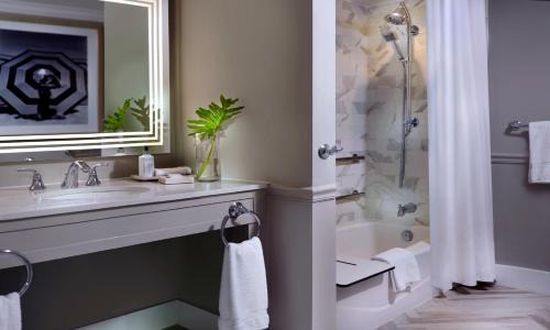 Vanderbilt Beach Resort | La Playa Beach & Golf Resort, a Noble House Resort