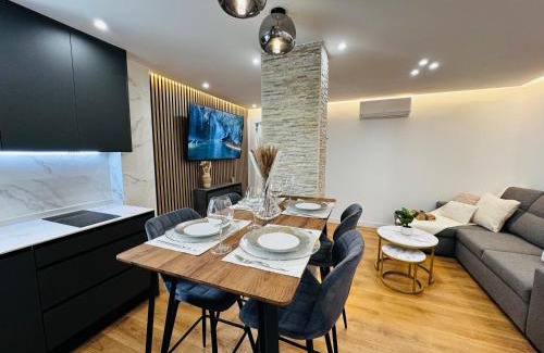 Zaragoza Old Town Apartment | La Plaza del Pilar