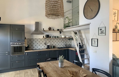 Eygalieres House | La Pomme de Pin:Charming house with heated pool at the foot of the Alpilles mountains