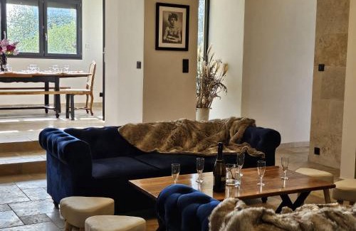 Esson House | La Poserie des Monts et Vallées