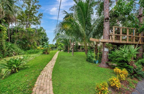 Lake Worth Apartment | La Quiete Cove for One