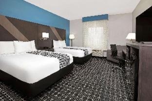 Sulphur Springs Hotel | La Quinta by Wyndham Sulphur Springs